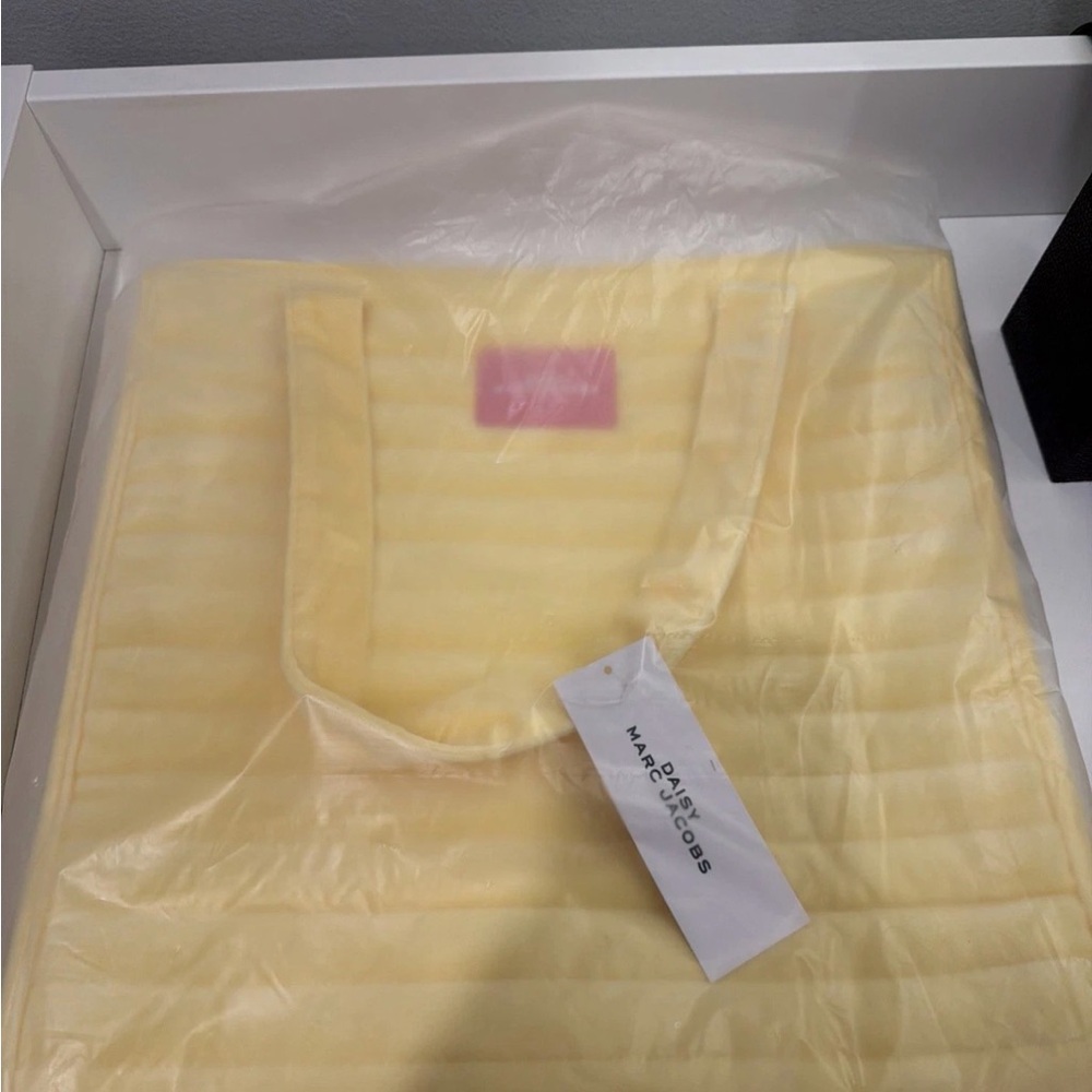 Marc Jacobs Soft Yellow Quilted Tote - Picture 6 of 10